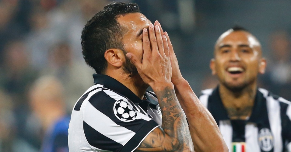 Tevez lamenta gol perdido pela Juventus contra o Monaco, pela Liga dos Campeões