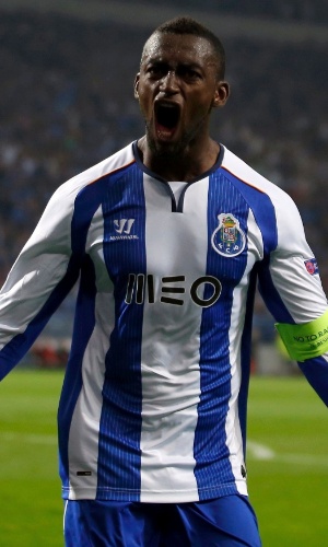 Jackson Martínez comemora o terceiro gol do Porto sobre o Bayern de Munique