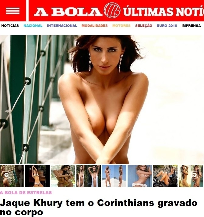 Jaque Khury saiu no site do português A Bola por causa de uma tatuagem do Cortinthians no tornozelo - Reprodução A Bola