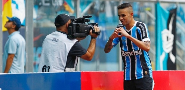 Luan comemora gol do Grêmio. Ele assinará sua renovação em breve - Lucas Uebel/Divulgação/Grêmio