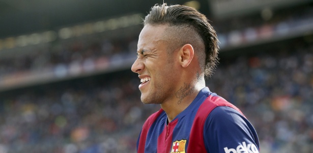 Neymar e o moicano durante a partida do Barcelona contra o Córdoba, no sábado (2) - ALBERT GEA / REUTERS