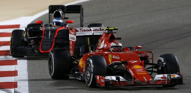 Espanhol da McLaren chegou a andar no ritmo de Kimi Raikkonen durante a prova - Ahmed Jadallah/Reuters