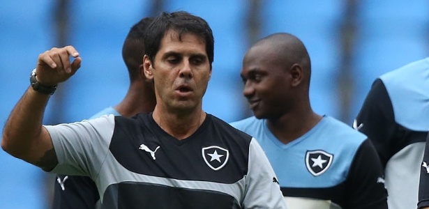 Após críticas, Marcello Campello não é mais o preparador físico do Botafogo - Satiro Sodre/SSPress