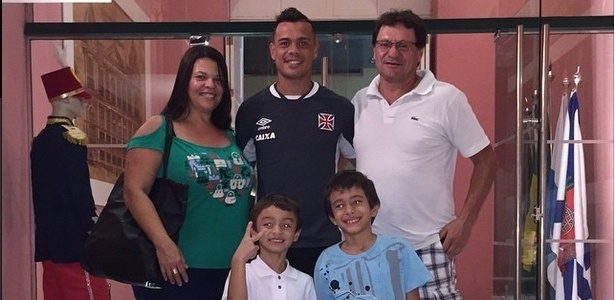 Família de Bernardo veio ao Rio de Janeiro apoiá-lo após choro em campo - Reprodução / Instagram