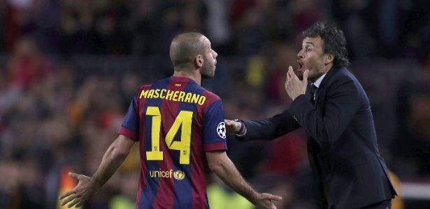 Luis Enrique armou uma das melhores defesas da história do Barça. Mascherano é titular - EFE/Alberto Estévez