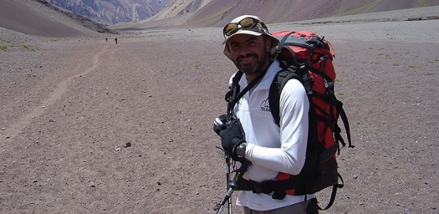 Rosier Alexandre em uma expedição; alpinista está preso no Everest à espera de resgate - Divulgação