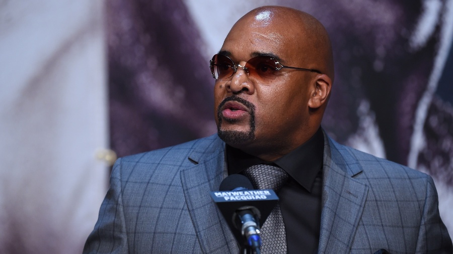 Leonard Ellerbe garantiu interesse de Mayweather em lutar agressivamente - Ethan Miller/Getty Images/AFP