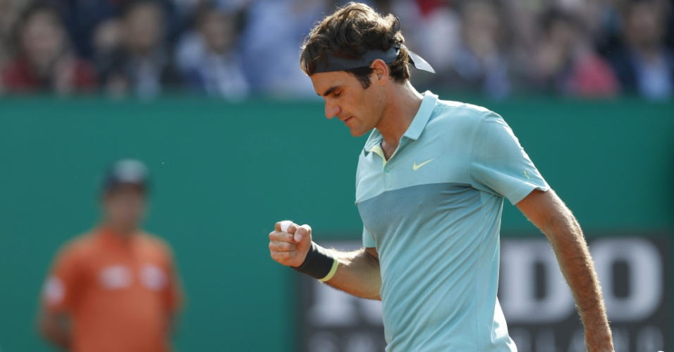 Roger Federer comemora ponto conquistado contra Pablo Cuevas, em Istambul