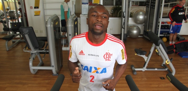 Armero treina em Atibaia na expectativa de estrear com a camisa do Flamengo - Gilvan de Souza/ Flamengo