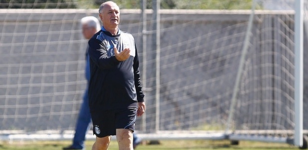 Felipão comanda treinamento do Grêmio no CT Luiz Carvalho e reclama muito - Lucas Uebel/Divulgação/Grêmio