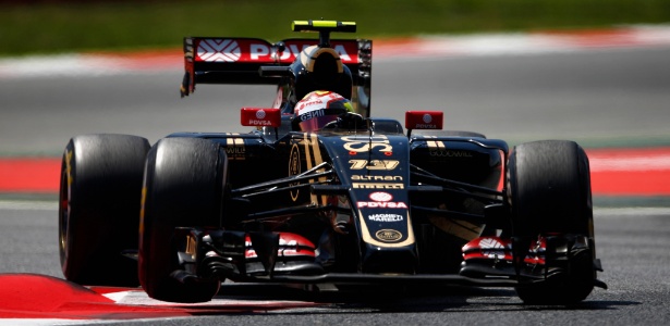 Maldonado acabou abandonando o GP da Espanha após andar sem parte da asa - Paul Gilham/Getty Images