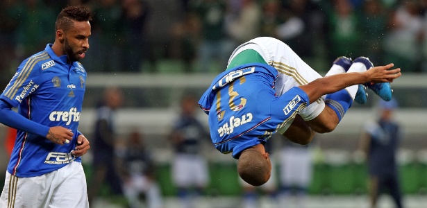 Zagueiro Vitor Hugo já marcou quatro gols com a camisa do Palmeiras - Ernesto Rodrigues/Folhapress.ESPORTE