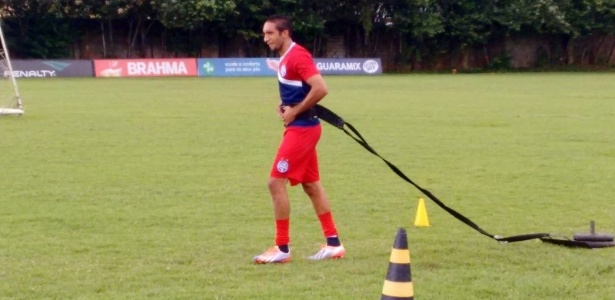 Adriano já vinha treinando no Fazendão desde a semana passada - Divulgação/Bahia