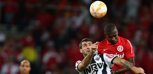 Lucas Pratto fez gol no Beira-Rio, mas não conseguiu classificar o Atlético - Jefferson Bernardes/AFP