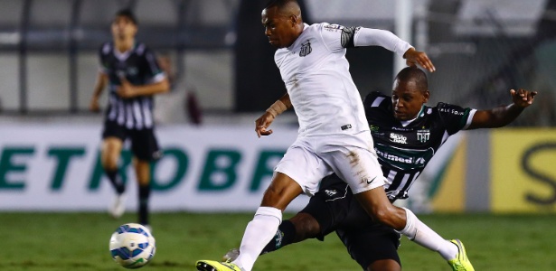Santos quase não chutou ao gol do Maringá no duelo desta quarta-feira, na Vila - Ricardo Saibun/AGIF