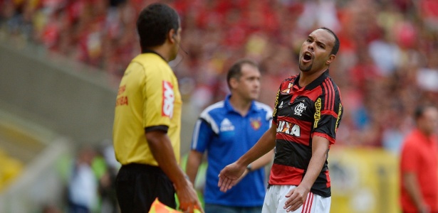 Alecsandro pode trocar o Flamengo pelo Grêmio com a chegada de Guerrero - Alexandre Loureiro/Getty Images Sport