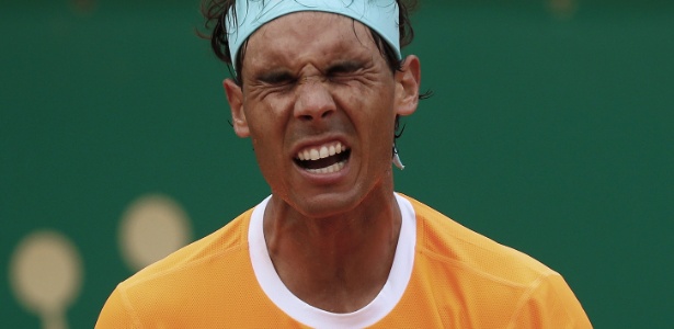 Nadal sentiu o cansaço da maratona de jogos - JEAN-CHRISTOPHE MAGNENET/AFP