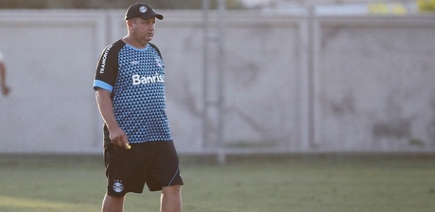 James Freitas, técnico interino do Grêmio que comanda o time contra o Figueirense - Lucas Uebel/Divulgação/Grêmio