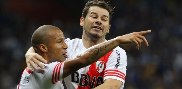 Jogadores comemoram gol do River Plate contra o Cruzeiro na Libertadores - EFE/ Paulo Fonseca