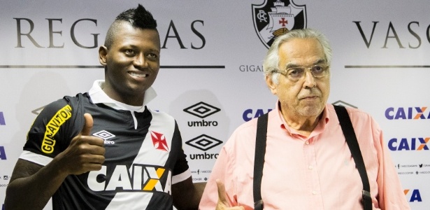 Riascos é apresentado oficialmente no Vasco pelo presidente Eurico Miranda - Paulo Fernandes / Site oficial do Vasco
