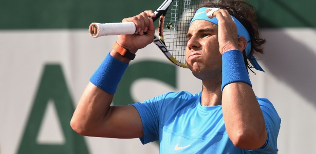 Nadal enfrenta o sérvio Novak Djokovic nas quartas de finais no torneio de Roland Garros - PASCAL GUYOT/AFP