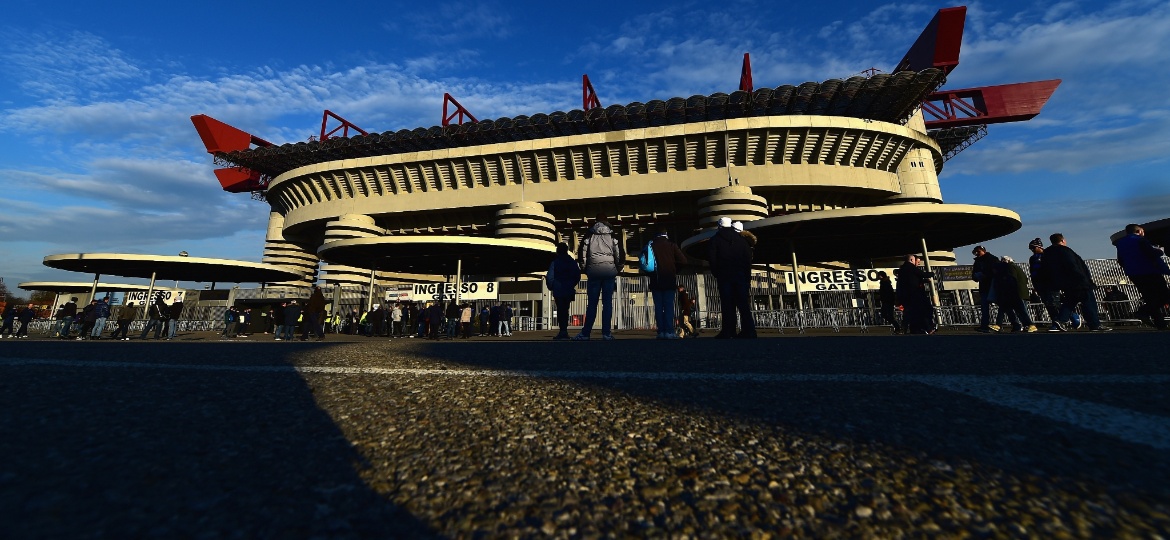 Confronto próximo ao estádio Giuseppe Meazza terminou com um morto - Getty Images