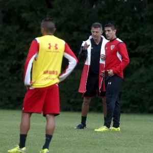 Juan Carlos Osorio participa dos treinos da equipe do São Paulo no CT da Barra Funda - Paulo Whitaker/Reuters