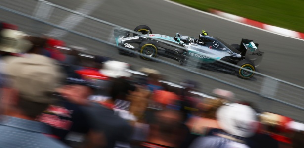 Rosberg busca pelo menos diminuir vantagem de 10  pontos de Hamilton no campeonato - Clive Mason/Getty Images