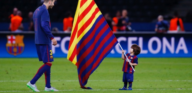 Filho de Piqué participará de ograma piloto do Barcelona para crianças - Reuters / Kai Pfaffenbach