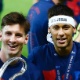 Os sul-americanos Suárez, Messi e Neymar comemoram juntos o título do Barcelona conquistado neste sábado - Reuters / Kai Pfaffenbach