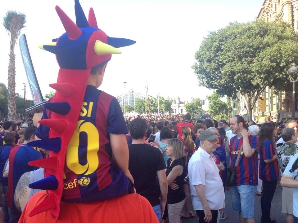 Todos campeões do elenco do Barça compareceram ao evento promovido nas ruas de Barcelona - João Henrique Marques/UOL