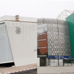 Montagem com os estádios Arena Corinthians e o Allianz Parque - undefined