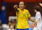 Marta se torna a maior goleadora das Copas e Brasil estreia com vitória