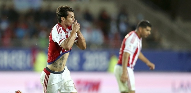 Nelson Haedo em ação pelo Paraguai  - EFE/Mario Ruiz