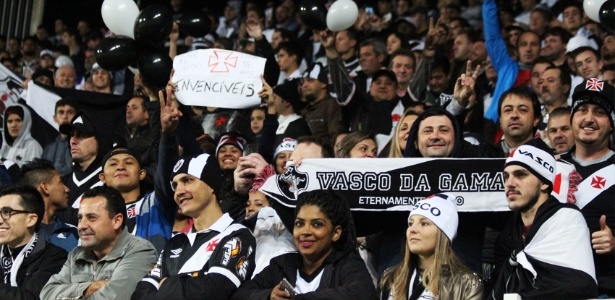 Torcida do Vasco fez a festa e torcedora lembrou série invicta em cartaz - Carlos Gregório Júnior / Site oficial do Vasco - Carlos Gregório Júnior / Site oficial do Vasco