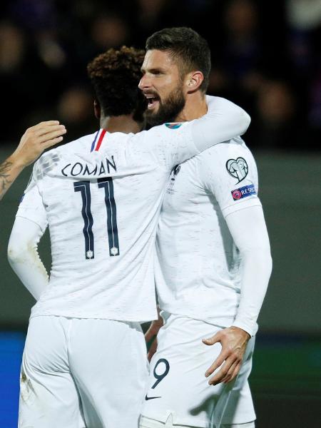 Jogadores da seleção da França comemoram gol de Giroud em jogo contra a Islândia - REUTERS/Gonzalo Fuentes