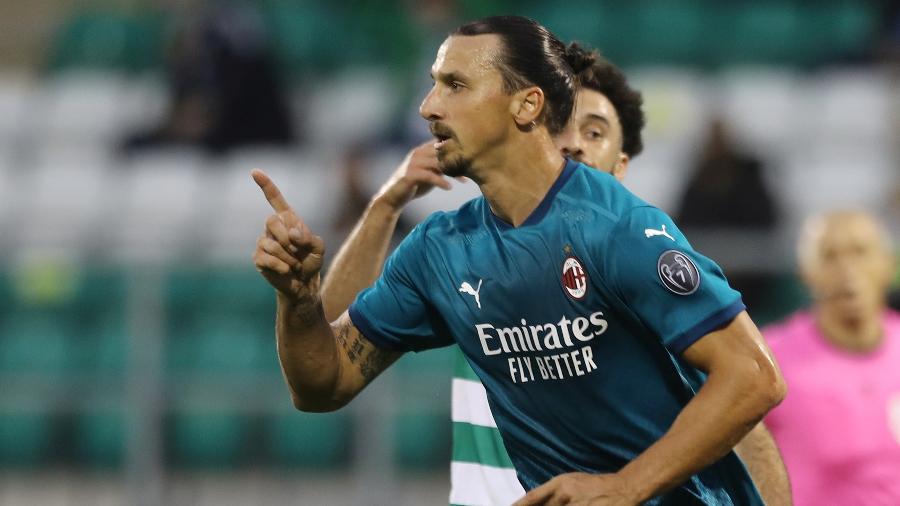 Zlatan Ibrahimovic comemora gol do Milan contra o Shamrock Rovers, pela Liga Europa - REUTERS/Lorraine O"Sullivan