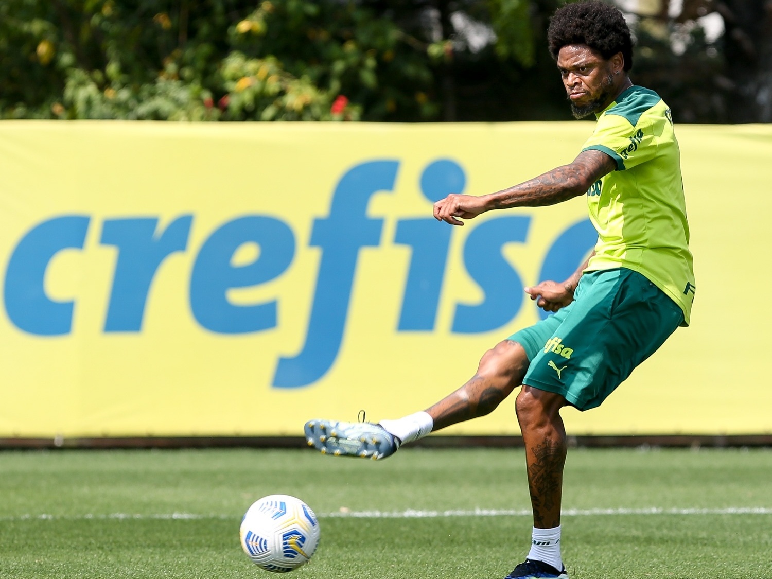Luiz Adriano volta a marcar e cria dúvida para Abel Ferreira no Palmeiras 
