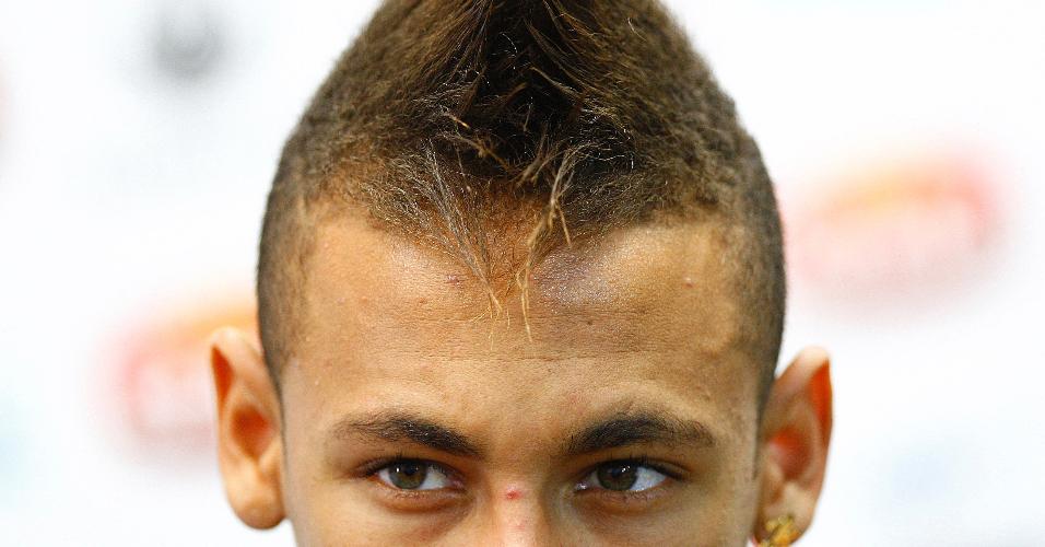 2010 - Neymar durante o treino da equipe do Santos no Centro de Treinamento Rei Pelé