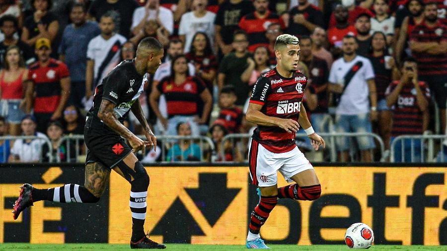 Andreas Pereira em ação pelo Flamengo, em jogo contra o Vasco, pela semifinal do Carioca - Marcelo Cortes / Flamengo