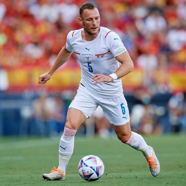 Ondrej Kudela, jogador da República Tcheca, em jogo contra a Espanha pela Liga das Nações