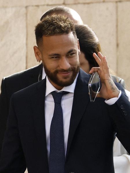 Neymar, antes do segundo dia de julgamento em Barcelona, na Espanha - REUTERS/Albert Gea