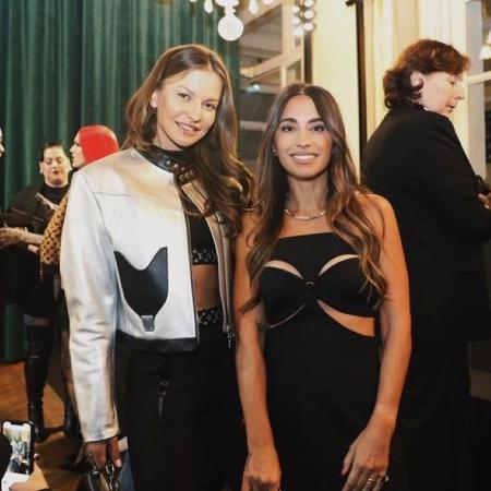 Anna Lewandowska e Antonela Rocuzzo, esposas de Lewandowski e Messi, no Paris Fashion Week - Reprodução/Instagram @annalewandowska