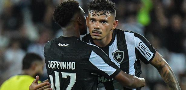 Botafogo Vence O Madureira Com Gol De Jeffinho Na Estreia No Carioca