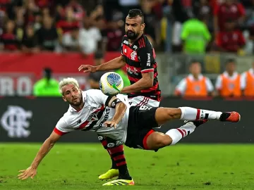 Flamengo joga simples para ser líder e apressar decisão do São Paulo