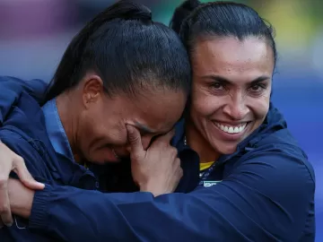 Marta indica estar fora da Copa e desabafa: "não devemos a quem fala m..."