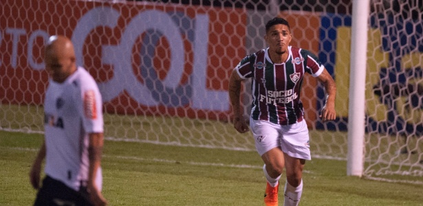 Douglas comemora gol do Fluminense contra o Atlético-MG, um dos 50 sofridos pelo time mineiro no Brasileirão - Armando Paiva/AGIF