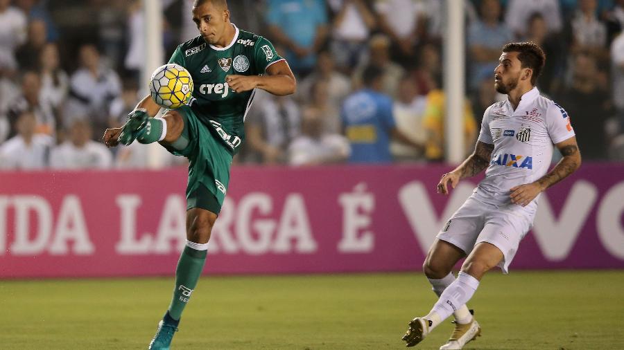 Vitor Hugo em lance pelo Palmeiras no Campeonato Brasileiro de 2016 - Friedemann Vogel/Getty Images
