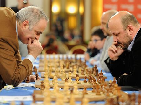 Kasparov voltará a disputar torneio de xadrez após 12 anos