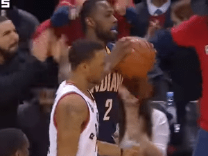 Drake aplaudiu de forma irônica o turnover de Rodney Stuckey - Reprodução/SN - Reprodução/SN